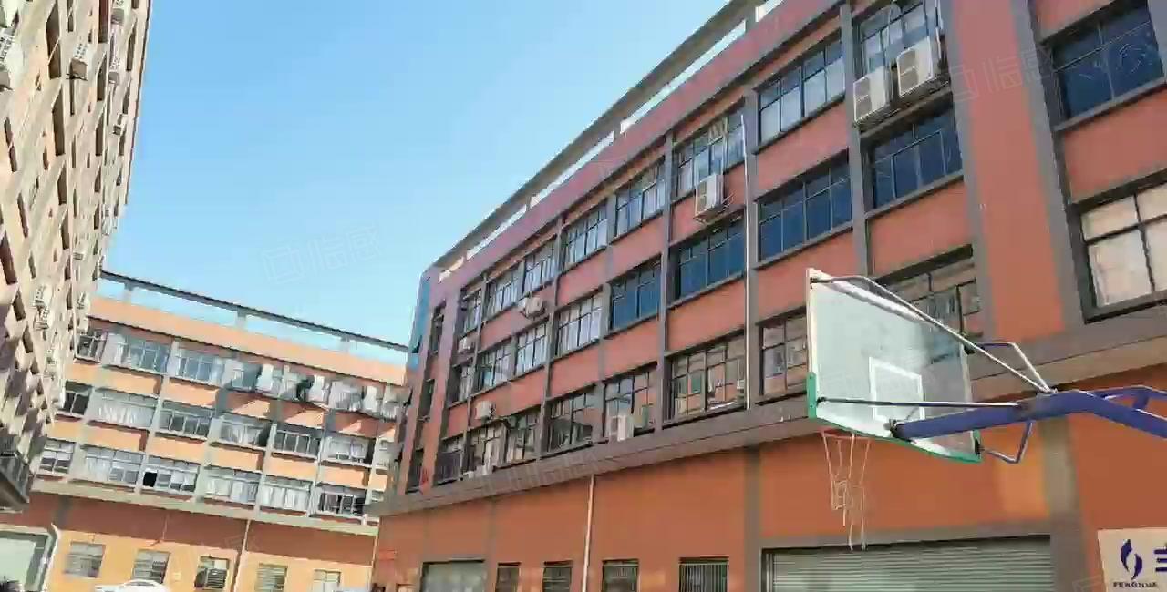 价格优惠！东坑镇独院标准厂房出租一楼800平方带装修交通方便