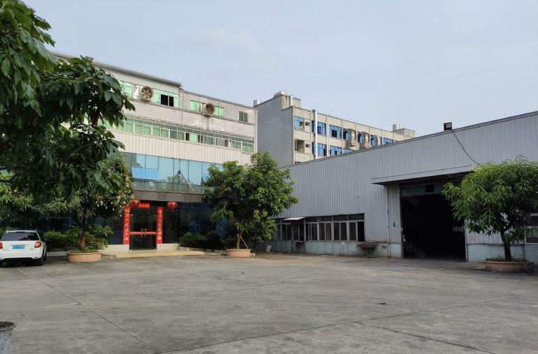 东坑镇新出原房东独院6000方工业用地，周边配套设施齐全。