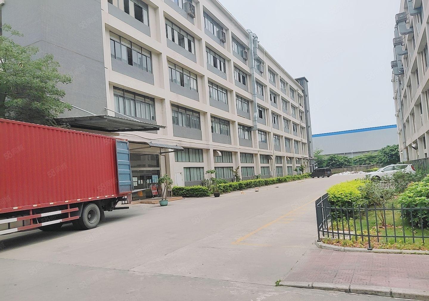 东坑工业园区花园式厂房出租1680平方，带卸货平台，形象好