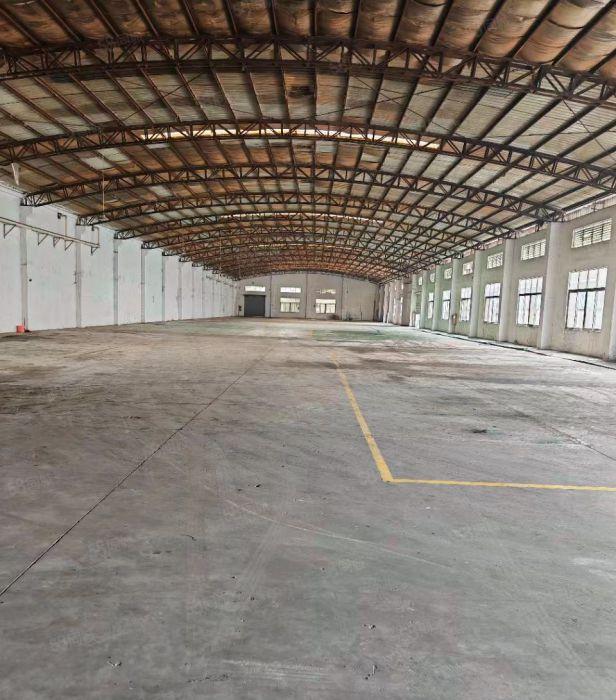 各种各样单一层厂房低价出租，5001万平方都有，价格便宜。