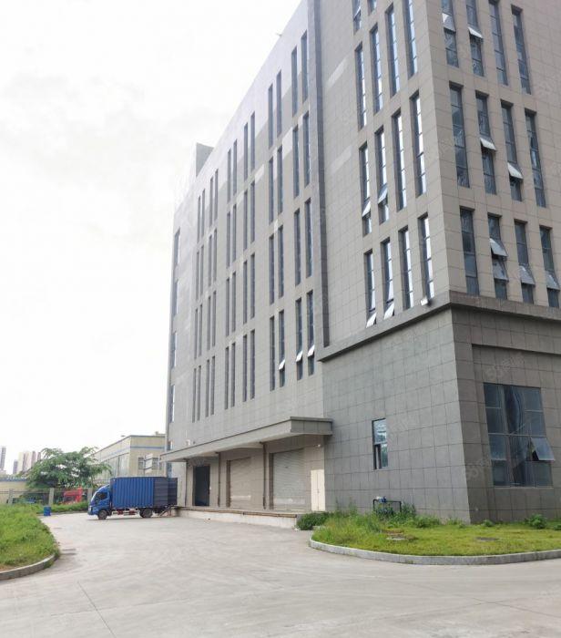 独门独院，原房东实际面积厂房低价出租，每层1980平方。