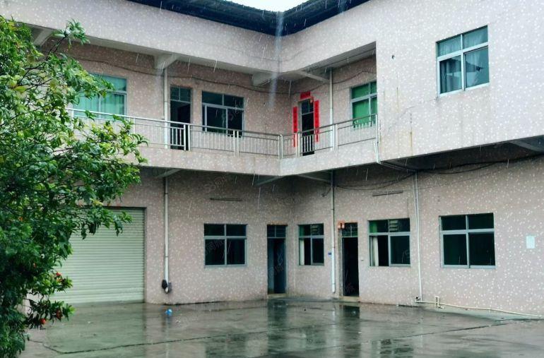 茶山靠近东城寮步附近新出独门独院 2400 平米钢构厂房出租