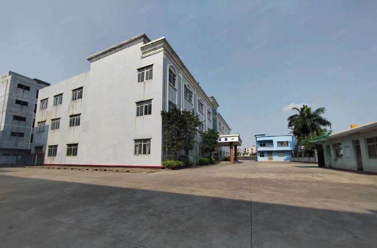 独门独院厂房6500平方，宿舍1000平方。租12元，12元