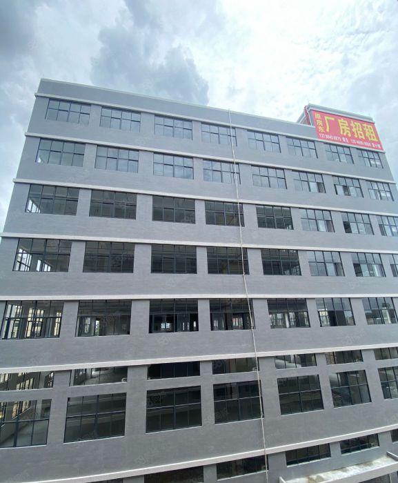 长105米宽45米重工厂房出租，适合机械食品等行业