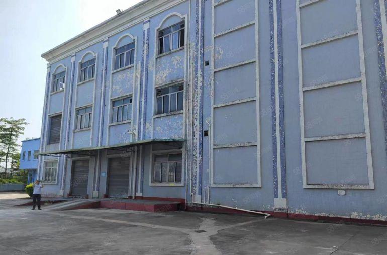 独门独院厂房6500平方，宿舍1000平方。租12元，12元