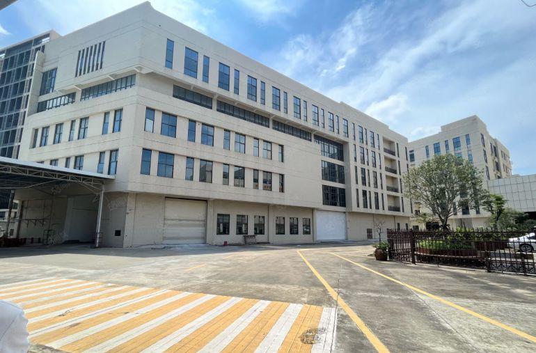 厂房出租茶山镇原房东出租一楼带现成水电行车2400平可分组