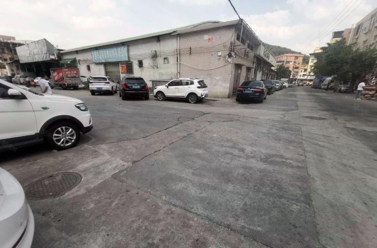 茶山卢屋向西工工业区附近大路边单一层2000方厂房出租可分租