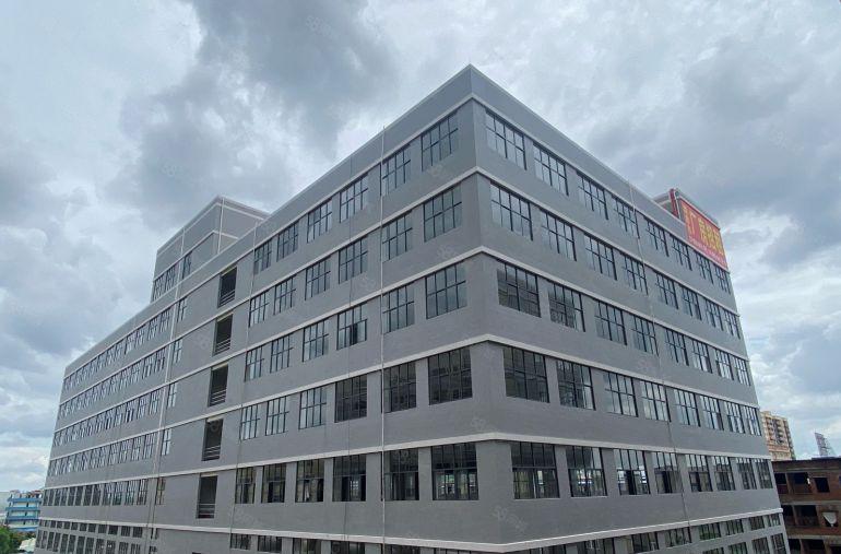 二楼带牛角7米高厂房2200平米配10吨电梯，房东直租