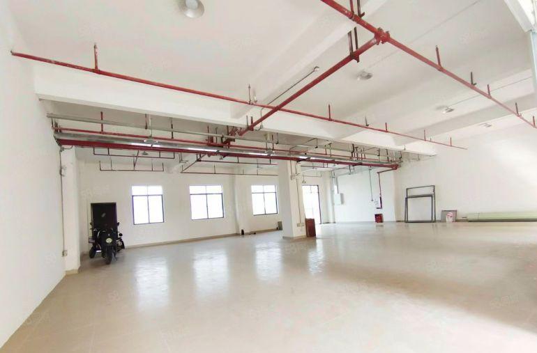 横沥镇原房东厂房一楼，可以架航车，有现成水电办公室配套宿舍。