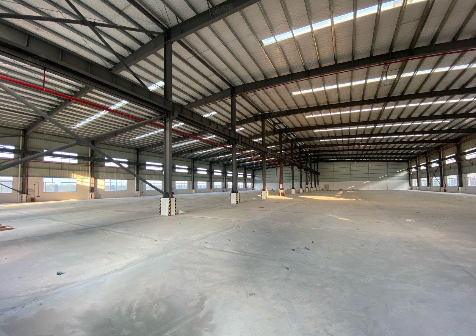 石排镇工业聚集区钢构单一层，空地大，可分租，厂房低价出租