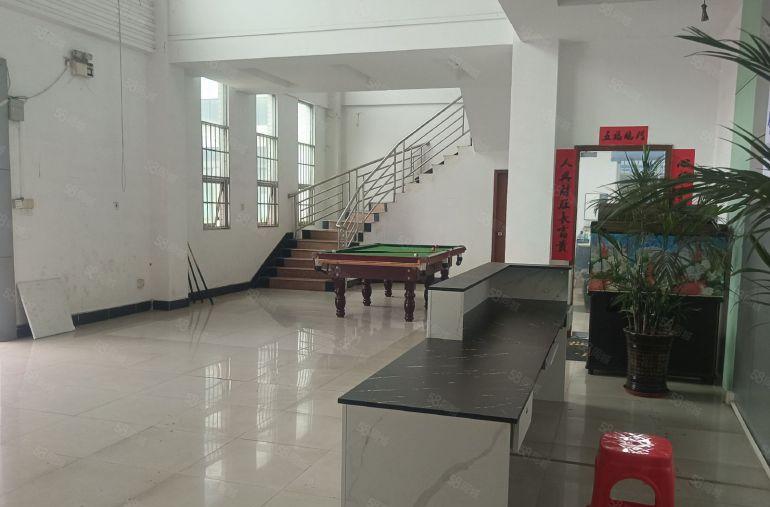 本地房东现成办公室装修1300平方水电齐全价格便宜好招工