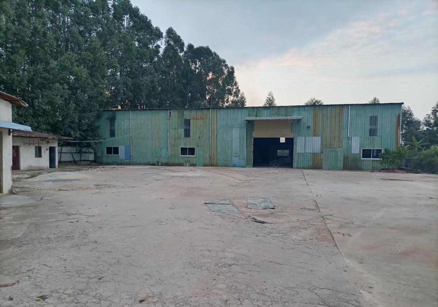 原房东独院厂房1500平方，空地3000平方。四面环山无居民