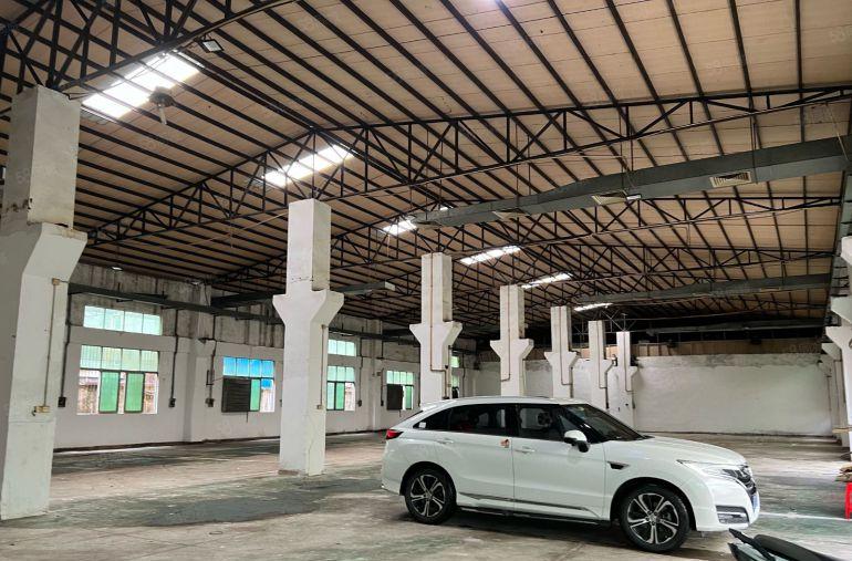 石排镇赤坎工业区南一路800平方铁皮房招租