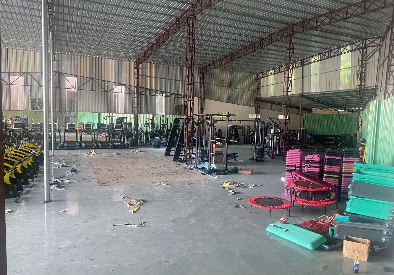 形象好空地大  石排新出漂亮单一层滴水八米无柱 五金设备仓库