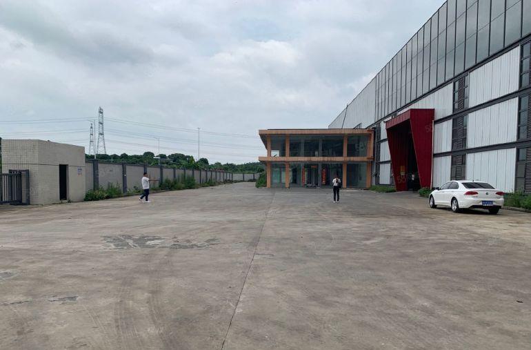 石排镇下沙工业区原房东钢构厂房12米有牛角带航车现成办公室