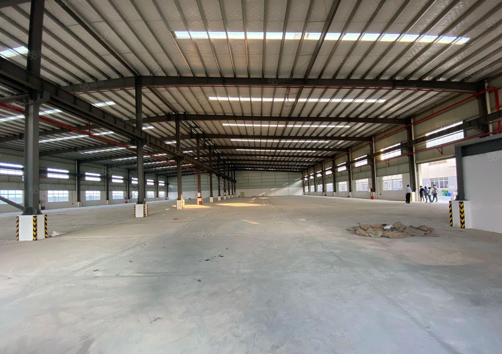 石排镇工业聚集区钢构单一层，空地大，可分租，厂房低价出租