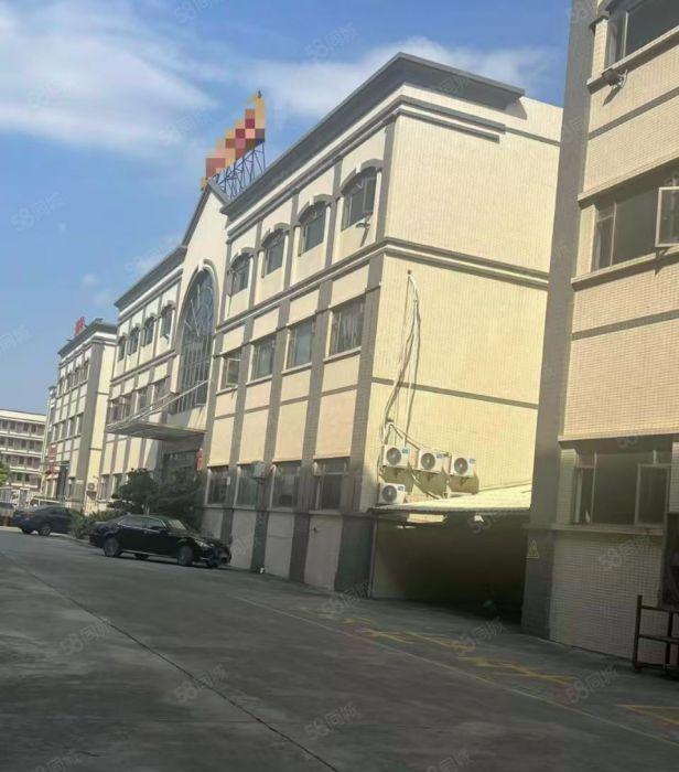 石排镇原房东的标准楼上厂房，现成水电办公室，进出货方便有货梯