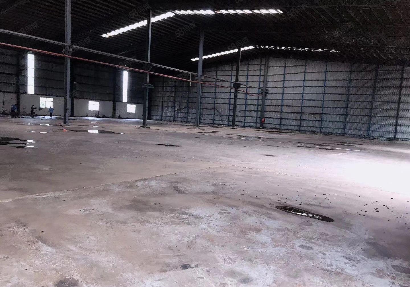 厂房独门独院办公宿舍配套设施齐全，厂房周边无居民。