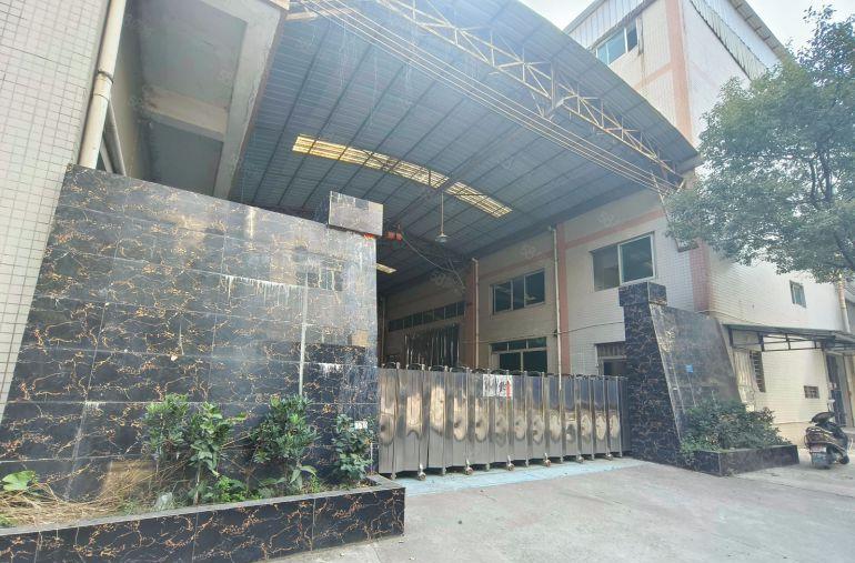 独门独院，800平方，可进拖挂车靠广深高速，自带注塑环评