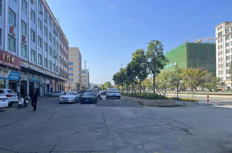 中堂新出原房东单一层独院带现成地磅七部现成免费行车天然气到户