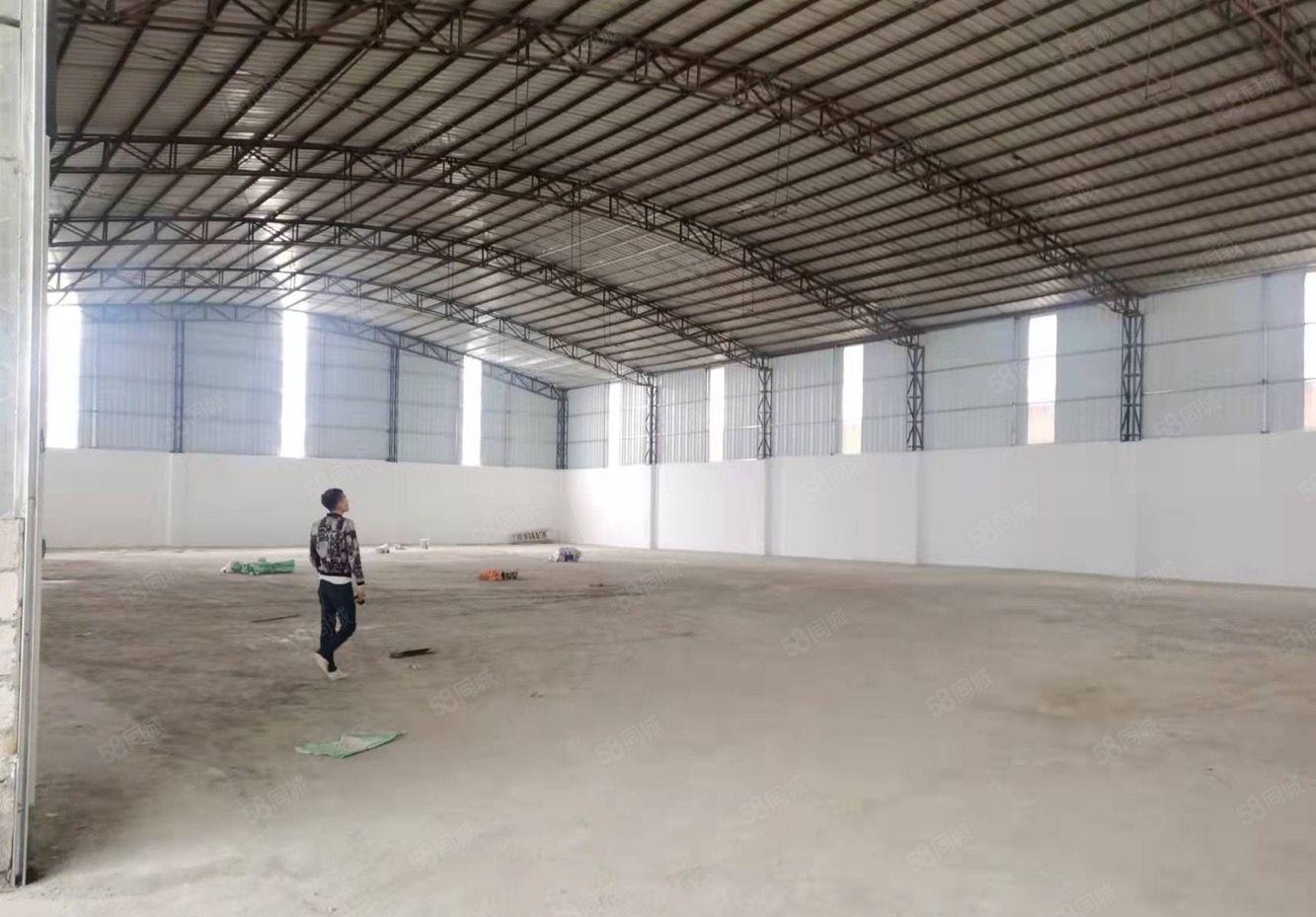 中堂主路边独院钢构房出租3000方，滴水8米。电315KVA