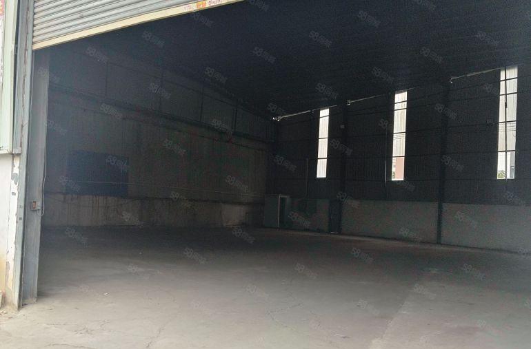 中堂 小独院一楼高10米厂房出租，交通方便，原房东价格便宜