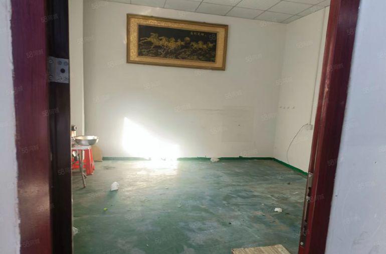 中堂厂房500平出租，工业 厂房出租滴水8米单一层仓库出租