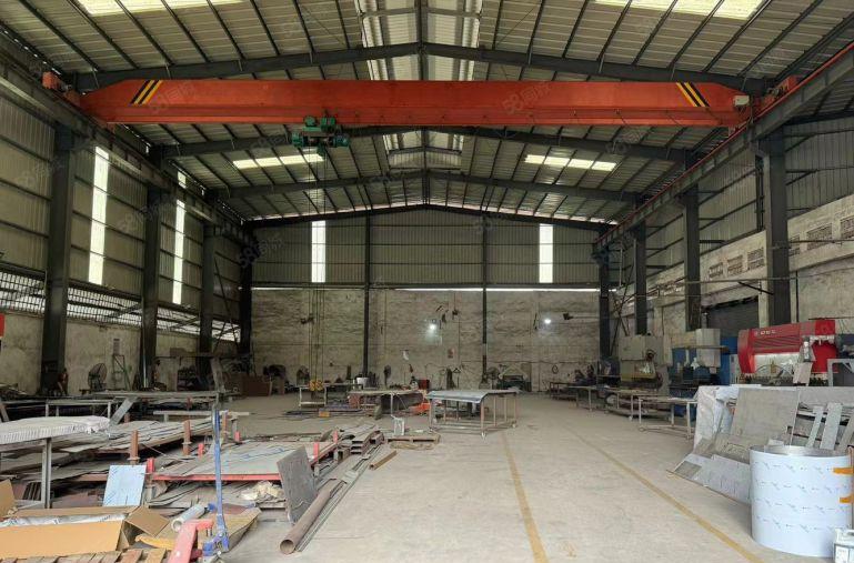 中堂原房东单一层1000平出租，有现成办公室装修。