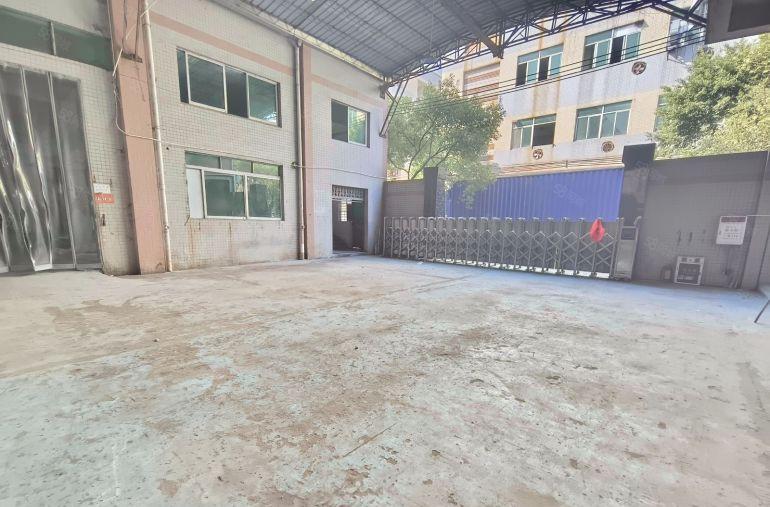 独门独院，800平方，可进拖挂车靠广深高速，自带注塑环评