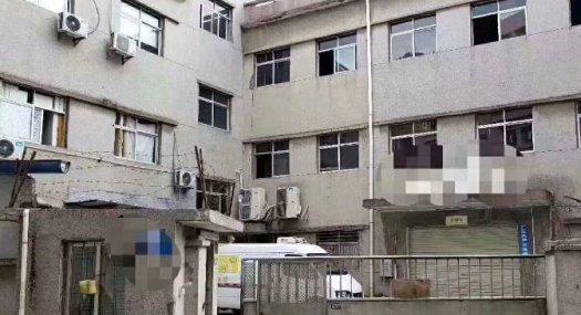 凤岗雁田独院水电齐全村委厂房2500平，合同5年，