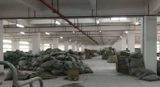 凤岗碧湖大道附近出租独院花园式楼上厂房一万平 电按需可分租