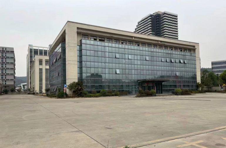 企石新出独院实际面积厂房出租高度12米带两台航车带装修办公室