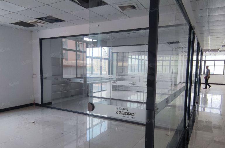 东莞新出二楼豪华装修办公室厂房 全新地坪漆 进厂即可生产