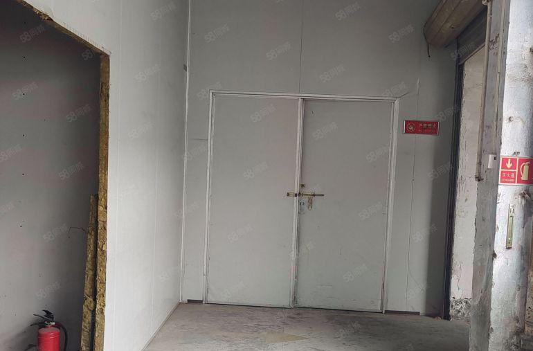 厂房出租企石镇中心厂房出租带3间现成办公室出租，水电齐全。