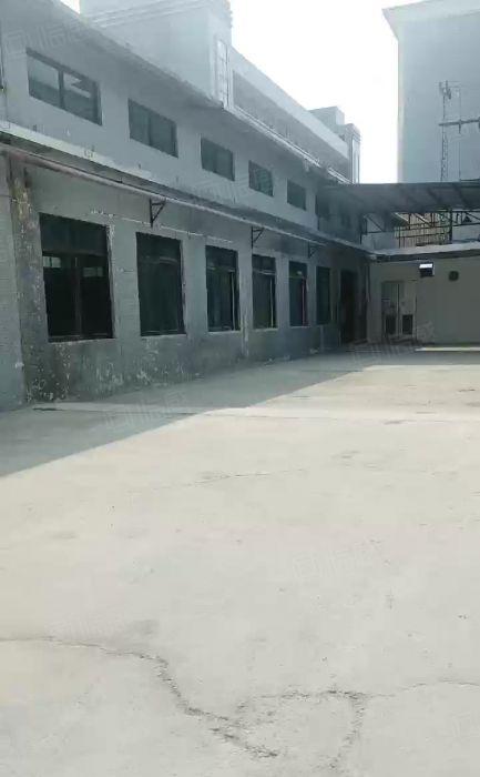 企石镇工业区内新出钢构1300平方空地大滴水有6米