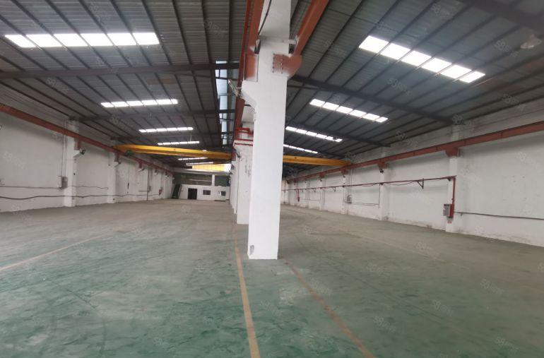 企石镇钢构厂房出租，带办公室，行车，水电，地坪漆，靠东部快速