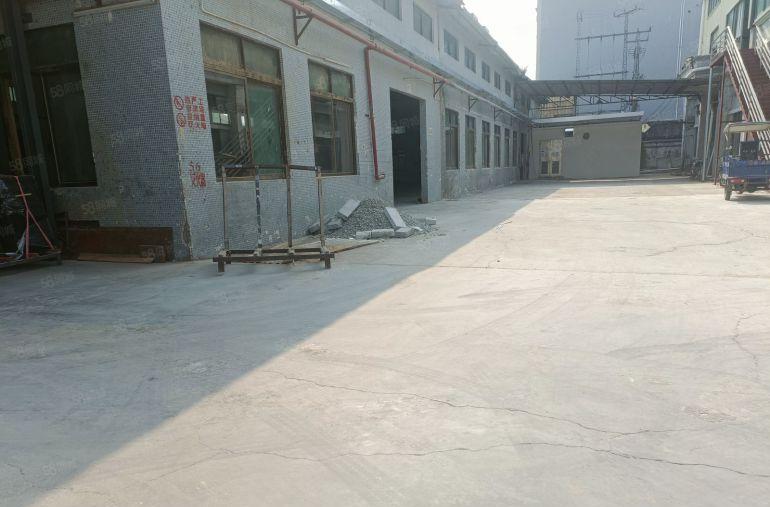 企石镇工业区内新出钢构1300平方空地大滴水有6米