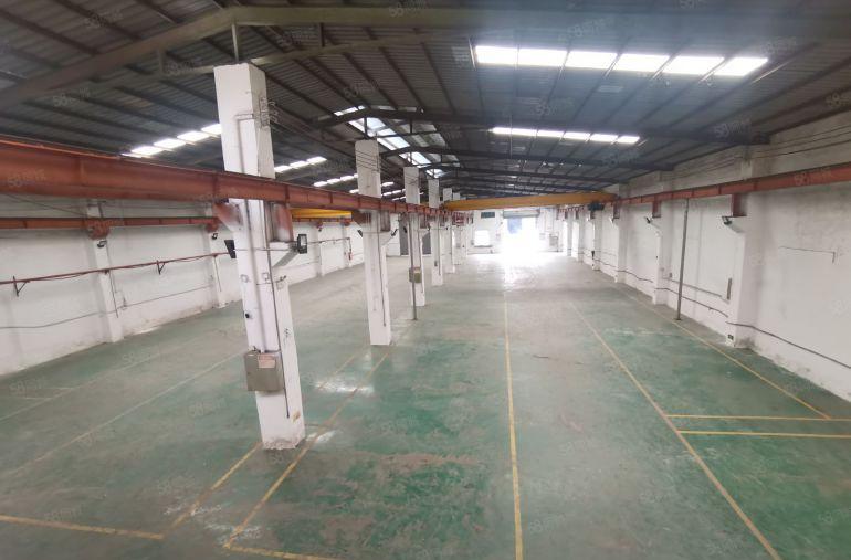 企石镇钢构厂房出租，带办公室，行车，水电，地坪漆，靠东部快速