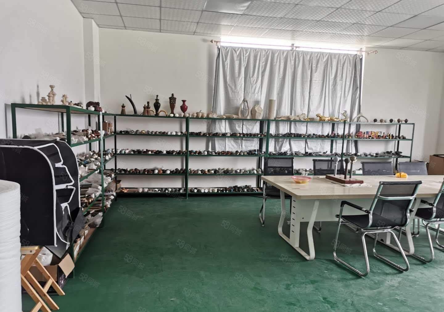 企石镇新空出楼上一层标准厂房1680平方，现成办公室水电装修