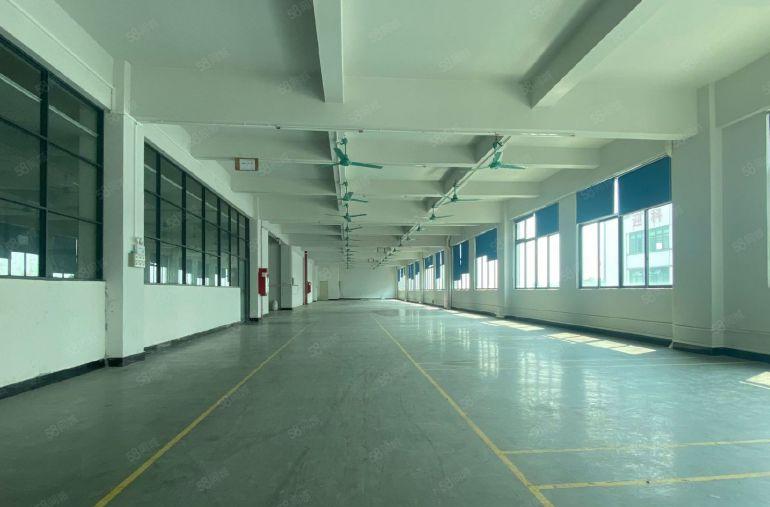 企石镇工业区楼上1000平米厂房出租，带精装修