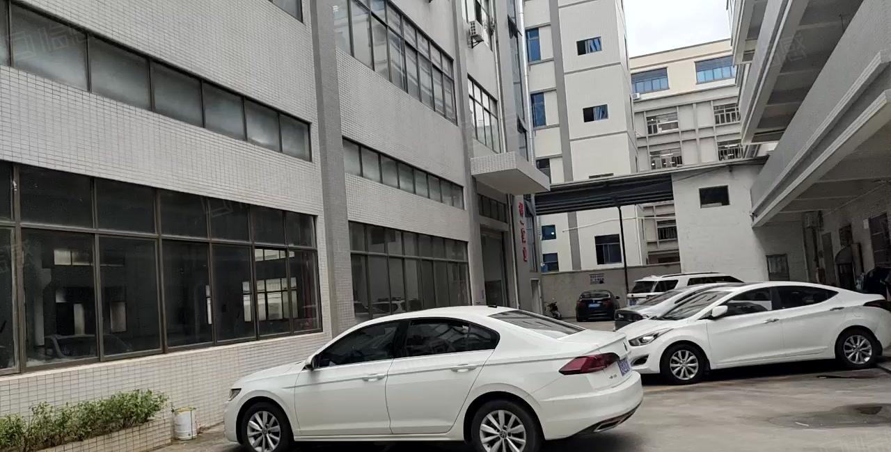 东莞市企石镇中心830平米6米高带牛角一楼厂房出租，有办公室