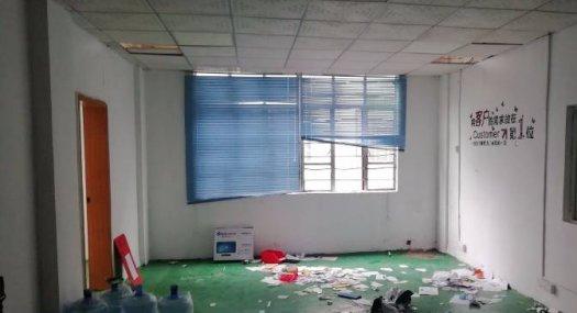 凤岗金凤凰出租二楼刷有地坪漆现成水电厂房600平方