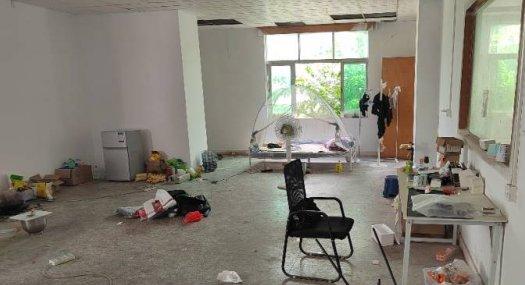 东莞东莞市 塘面桥林路16号850㎡ 砖混厂房出售层高13米 跨度50米 柱距25米 配电15KVA 独院