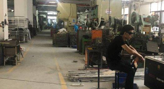 凤岗天堂围靠观澜现成装修租客转租一楼2000平方，无转让费