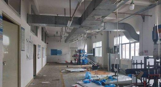 凤岗官井头楼上带水电齐全厂房出租1680平人气旺好招工