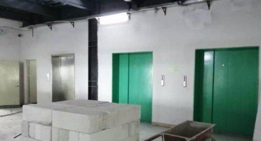 凤岗雁田海关楼上原房东厂房2200平可分租 已隔好墙