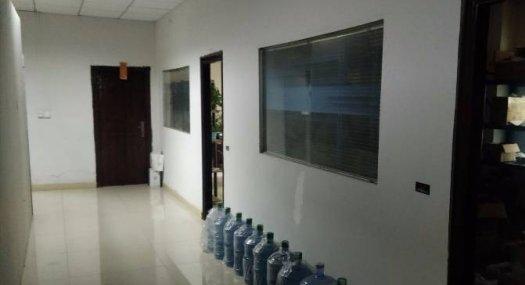 凤岗浸校塘出租楼上精装修办公室厂房600平价格优