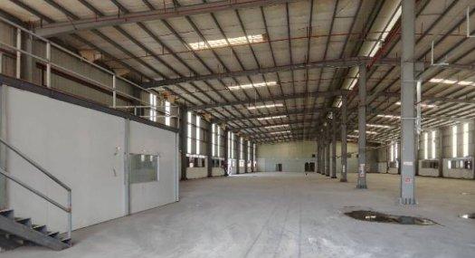 东莞市东城街道温塘工业区5300平方单一层独门独院钢结构厂房出租，高度10米，消防喷淋，可做生产加工，仓储物流