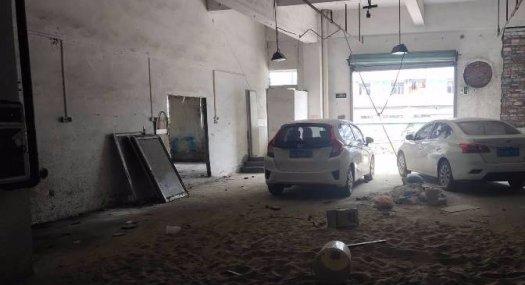 凤岗雁田一楼带消防喷淋价格便宜厂房出租630平近路边