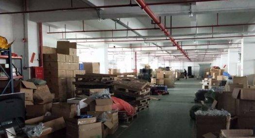 清溪镇三中楼上精装修标准货梯、配套齐全厂房2400